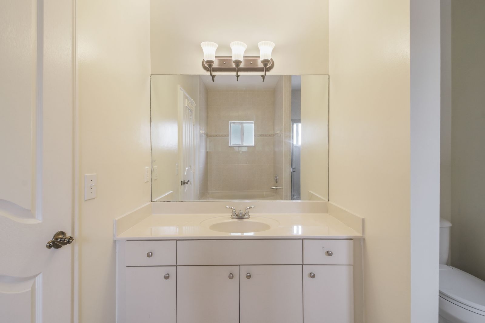 Bathroom vanity